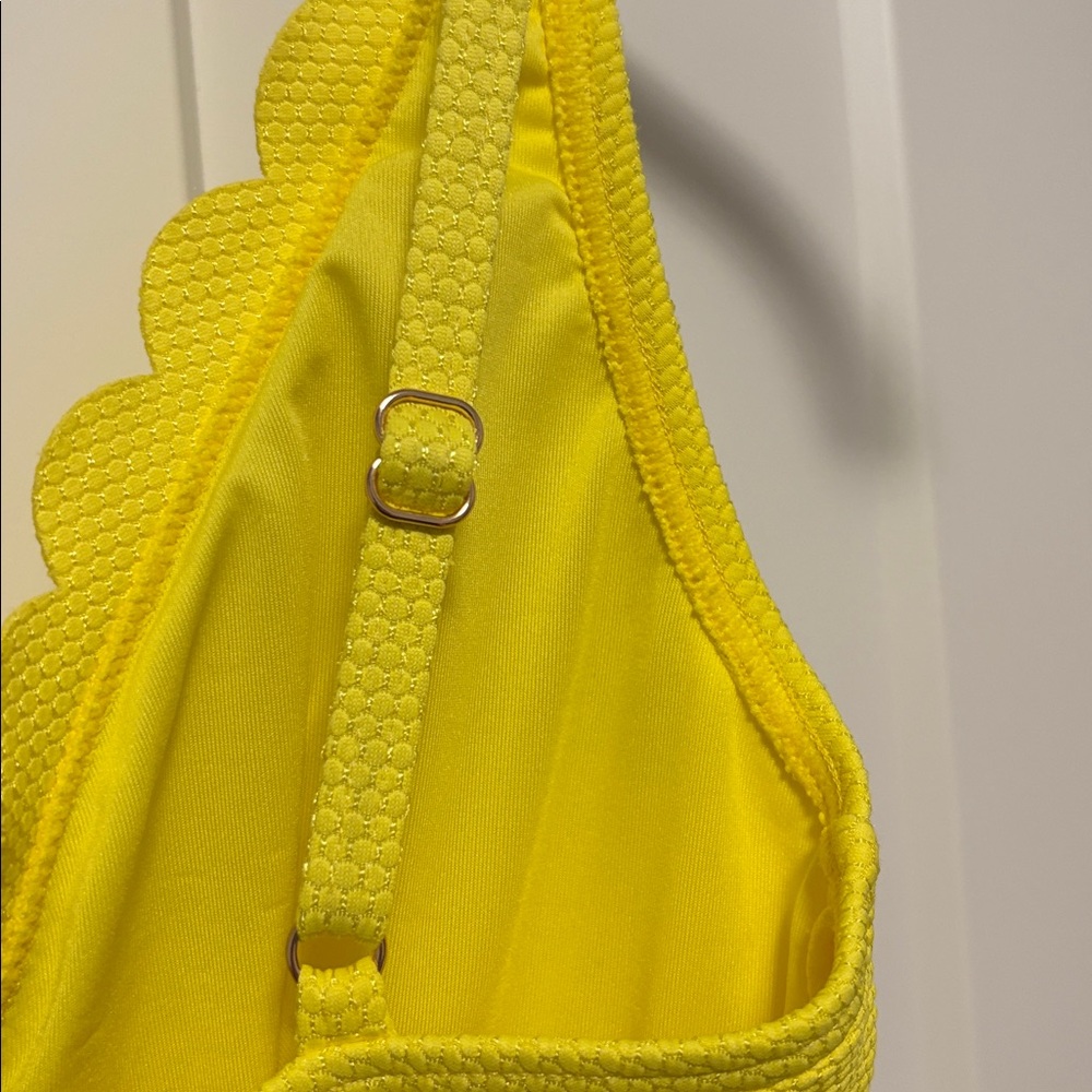 NWT [kate spade] Scalloped Plunge One Piece Swimsuit Cadmium Yellow Women’s XS - Picture 9 of 10